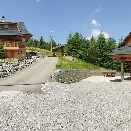 V Raztoke Chalet