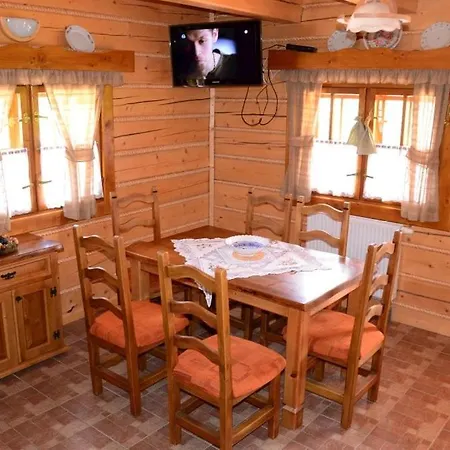V Raztoke Chalet